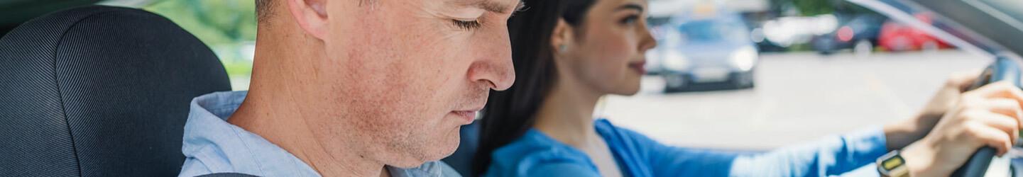 How to Become a Driving Instructor Guide (Skills & Salary)